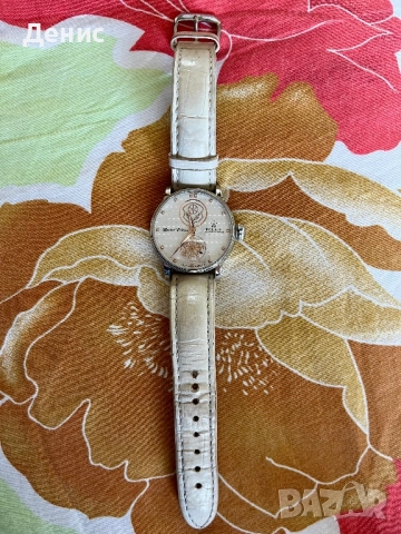 Дамски часовник лимитирана серия от 50 бройки, снимка 3 - Дамски - 51665578