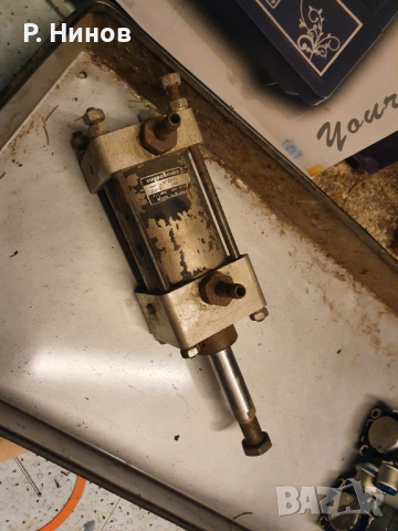 Пневматични цилиндри български нови 63 мм диаметър 50мм ход Пневматичен цилиндър нови, снимка 1