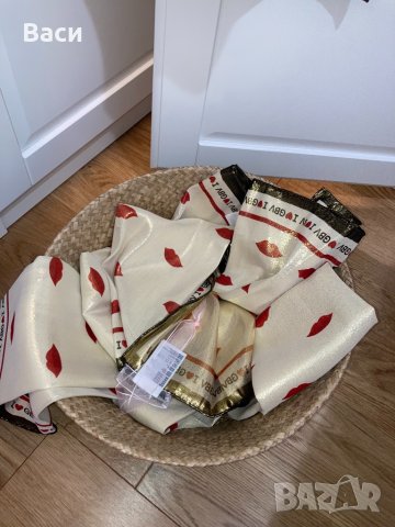 Giambattista Valli оригинален шал, снимка 7 - Шалове - 40144390