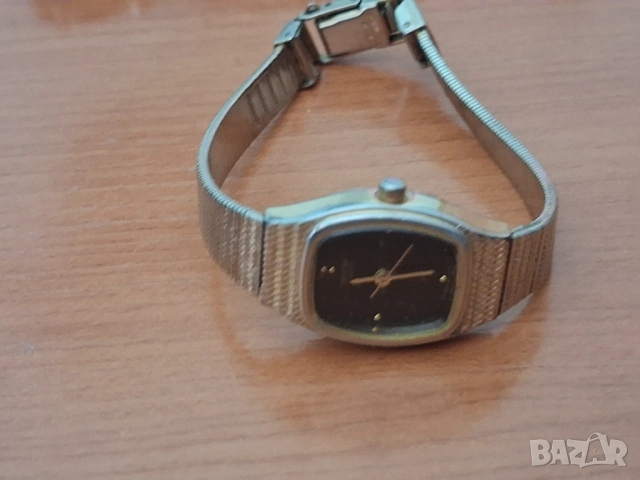 Дамски часовник, снимка 2 - Дамски - 52841635