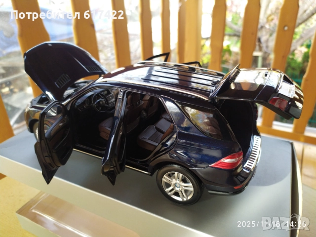 1:18 Метален модел на Mercedes M Klasse ML 2011 Minichamps, снимка 16 - Колекции - 52433120