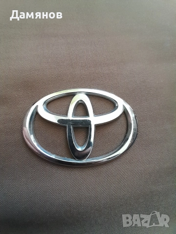 Емблема Toyota 