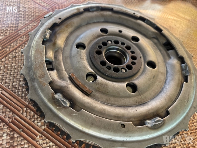 Маховик Luk за Nissan X Trail 2.2Di 114кс, снимка 7 - Части - 52430131