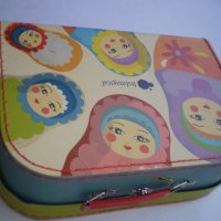 Старо картонено куфарче с матьрошки, снимка 1 - Други ценни предмети - 42199850