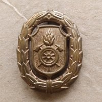 Знак За заслуги в пожарната . 3 клас. Бавария. Федерална република Германия. 1959-1997., снимка 1 - Антикварни и старинни предмети - 42305424