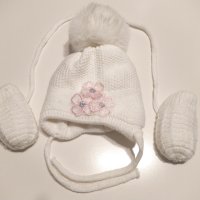 Зимна Бяла плетена бебешка шапка 12м, снимка 1 - Бебешки шапки - 44168206