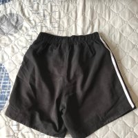 Къси гащи шорти Adidas , снимка 2 - Къси панталони - 41079710