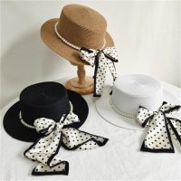 Елегнтна дамска сламена шапка в стилен дизайн с перли и пандела на точки, снимка 2 - Шапки - 44433657