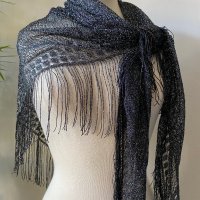 Черен, дантелен шал с ресни, снимка 3 - Шалове - 40004430
