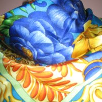 Дамски копринен шал, снимка 2 - Шалове - 40344504