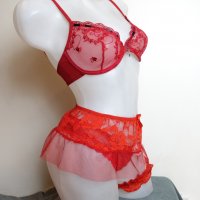 Червен еротичен комплект S/M размер, снимка 2 - Бельо - 35897658