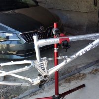 Нова GT 26 инча планинска рамка, снимка 18 - Части за велосипеди - 39794110
