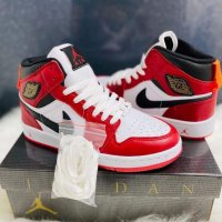 Дамски кецове Nike Jordan , снимка 2 - Кецове - 39026283