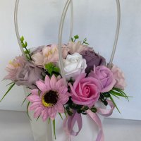 Кошничка аранжирана със сапунени цветя, снимка 2 - Подаръци за жени - 40911647