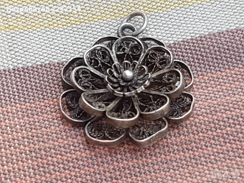 Сребърен медальон филигран , снимка 1