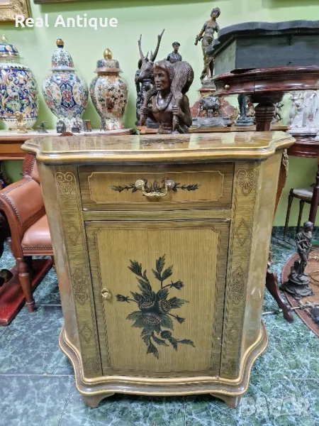 Страхотен антикварен холандски шкаф скрин от Японска череша , снимка 1