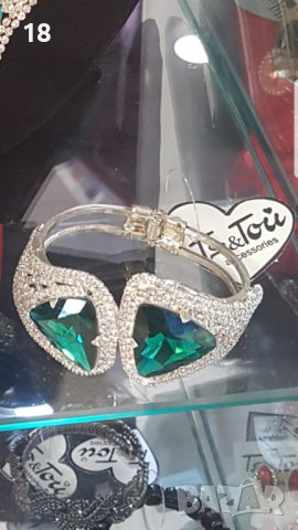 Огърлица и гривна, снимка 2 - Бижутерийни комплекти - 41487326