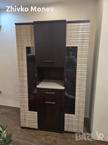 Шкаф с лавица