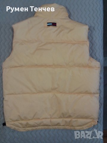 Зимен   пухен  елек  Tommy   Hilfiger.    Почти нов .  Перфектно състояние.  Размер  XL . , снимка 3 - Якета - 39107038