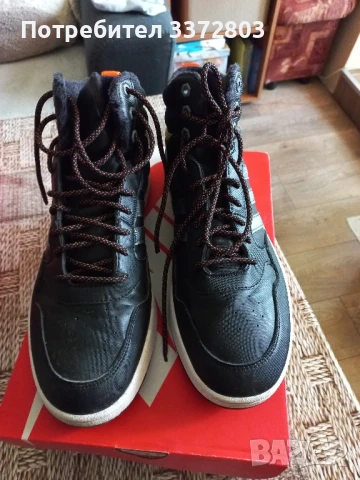 Продавам мъжки кецове,,Adidas "