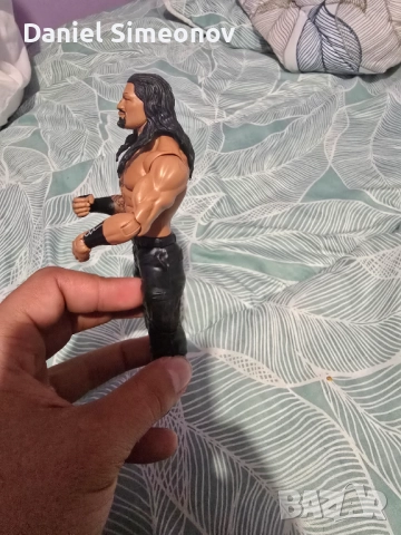 Продавам кеч фигура на Роуман Рейнс, снимка 2 - Други игри - 51926420