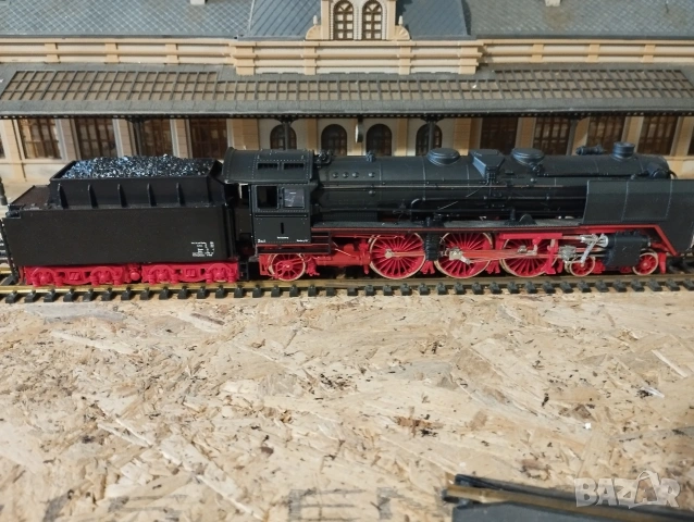 Парен локомотив Roco BR01 H0 1/87, снимка 7 - Колекции - 53633823