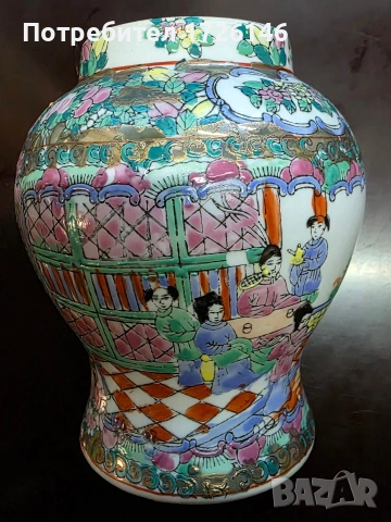 Декоративна китайска порцеланова ваза стил Famille Rose 2 броя– релефна декорация, 14 см