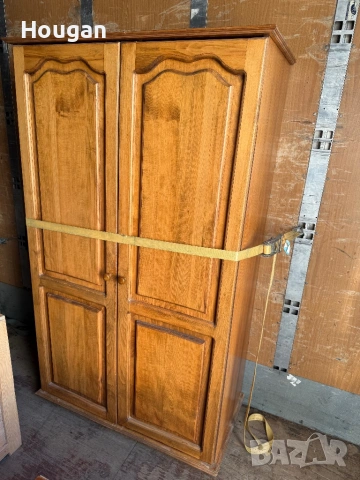 Гардеробче,спалня,бюро