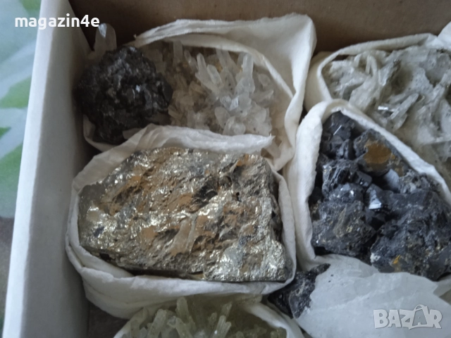 Sale, Кутия с минерали от България,естествени кристали и камъни, за колекционери геолози любители, , снимка 5 - Колекции - 51854687