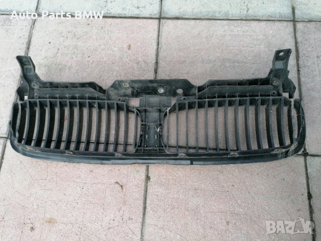 Бъбреци 
Решетка преден капак
BMW E65 E66 
БМВ Е65 Е66  
7 серия  , снимка 3 - Части - 42284941