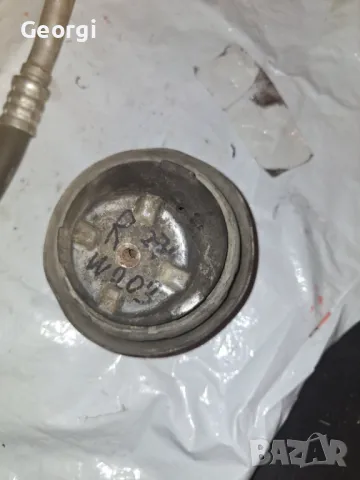 Тампон за двигател mercedes w203 c270cdi , снимка 3 - Части - 48410887