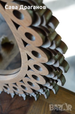 Огледало с дърворезбована рамка, снимка 7 - Огледала - 41420129