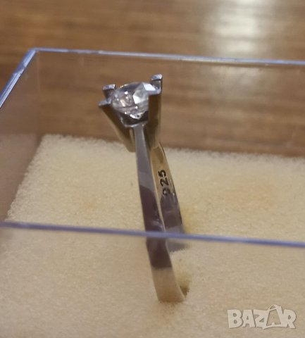 Сребърен пръстен с циркониев кристал Сваровски, снимка 3 - Пръстени - 35726314