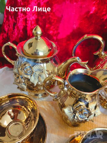 Разкошен Старинен Позлатен Порцеланов Сервиз Комплект за Чай с Релефни Рози, снимка 3 - Сервизи - 42221996