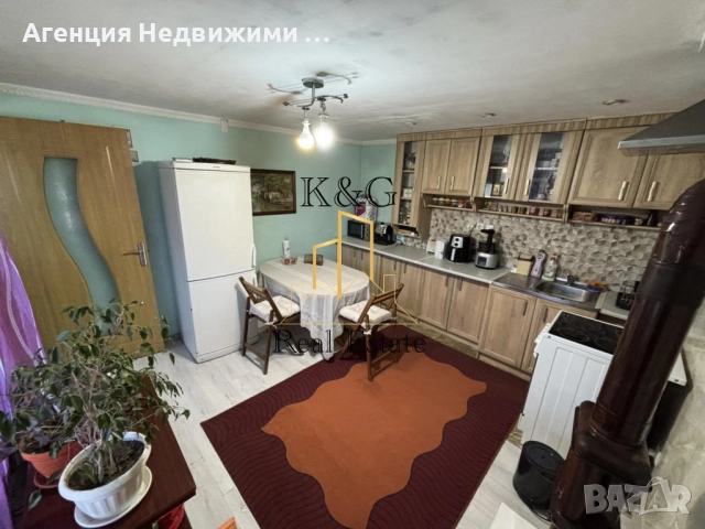 Къща в много добро състояние - с. Осенец