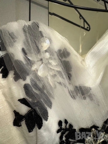 Луксозна, бутикова рокля на френската марка Ashwi Paris, снимка 4 - Рокли - 53020268