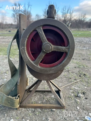 Военна Ръчна Сирена за Въздушна Тревога, снимка 2 - Антикварни и старинни предмети - 52772477