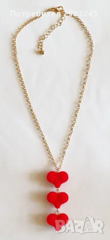 Колие с 3 сърца червено кадифе 