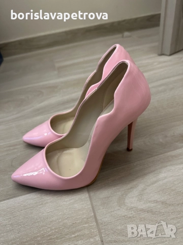 Обувки на висок ток