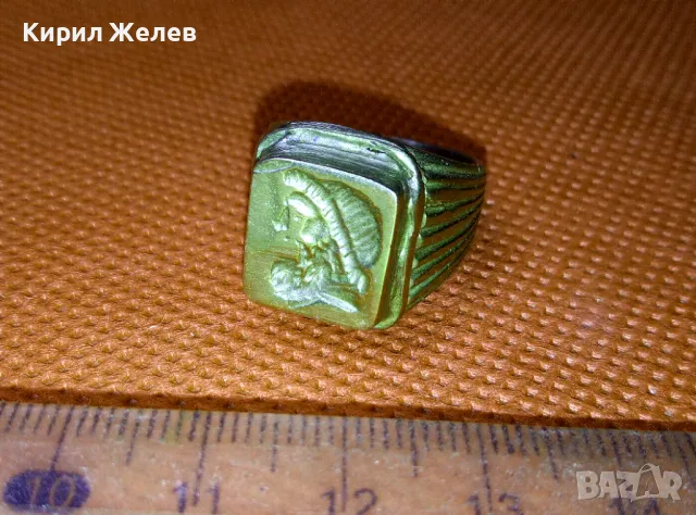 ПОЗЛАТЕН БРОНЗОВ ПРЪСТЕН РЕПЛИКА КОПИЕна АНТИЧЕН с РЕЛЕФНО ИЗОБРАЖЕНИЕ Тип ГЕМА на РИМСКИ ВОИН 44127, снимка 10 - Антикварни и старинни предмети - 47282551