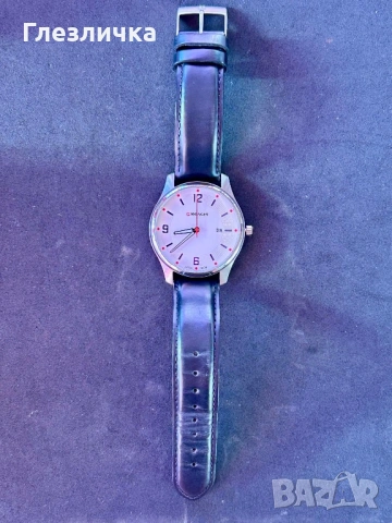 Оригинален швейцарски кварцов часовник Wenger, снимка 2 - Други ценни предмети - 53178232