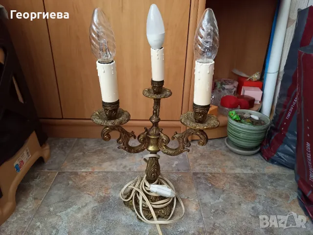 Красива бронзова лампа