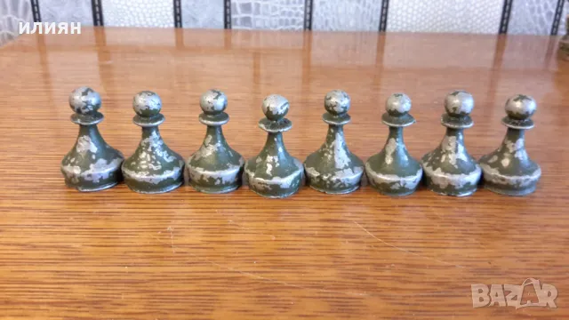 Алуминиеви фигури за шах имат забележки липсва един офицер от другите 4бр пешки са по светли , снимка 4 - Колекции - 48441608