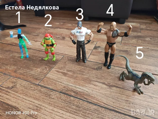 Фигурки WWE,  костенурка нинджа, динозавър Блу и Titan 13