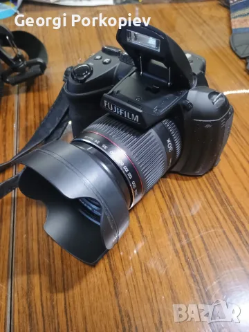 Професионален фотоапарат Fujifilm FinePix HS20 EXR, снимка 3 - Фотоапарати - 56062181