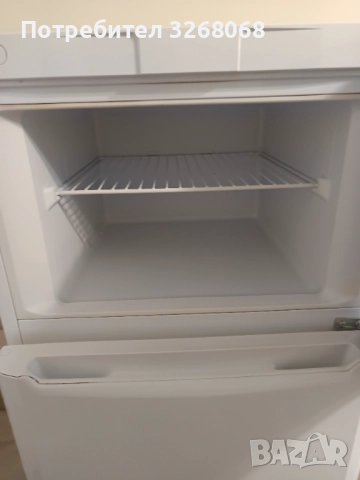 Хладилник с горна камера, снимка 2 - Хладилници - 52870931