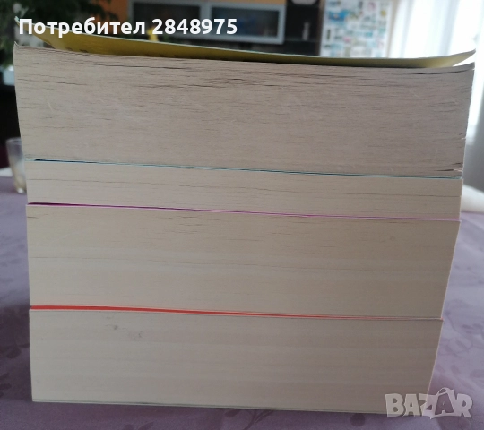 A Court of Thorns and Roses (Двор от рози и бодли) от Сара Дж. Маас  на английски език. , снимка 2 - Художествена литература - 52747685