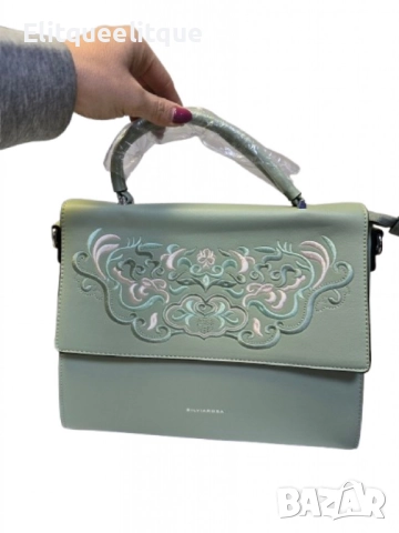 Стилна дамска чанта с капак и флорална бродерия, снимка 3 - Чанти - 52173667