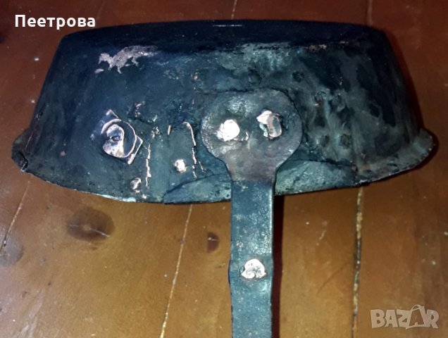 Стар меден тиган с желязна дръжка, вероятно от началото на 20-ти век., снимка 4 - Антикварни и старинни предмети - 35668924