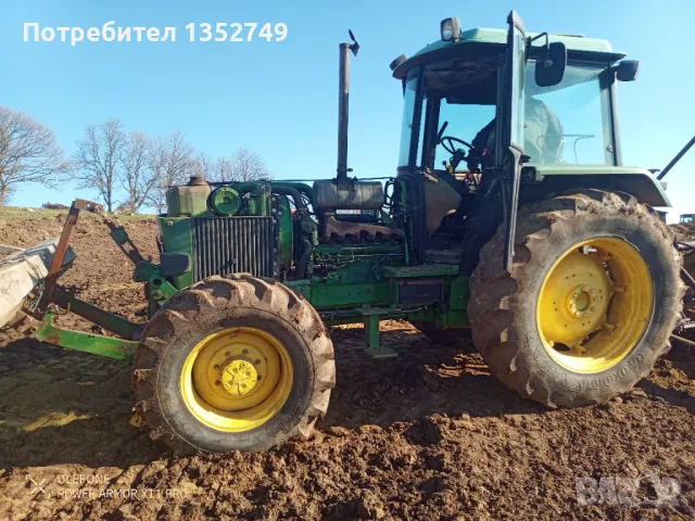 Продавам трактор JOHN DEERE 3350 с преден вал, снимка 1 - Селскостопанска техника - 48840811